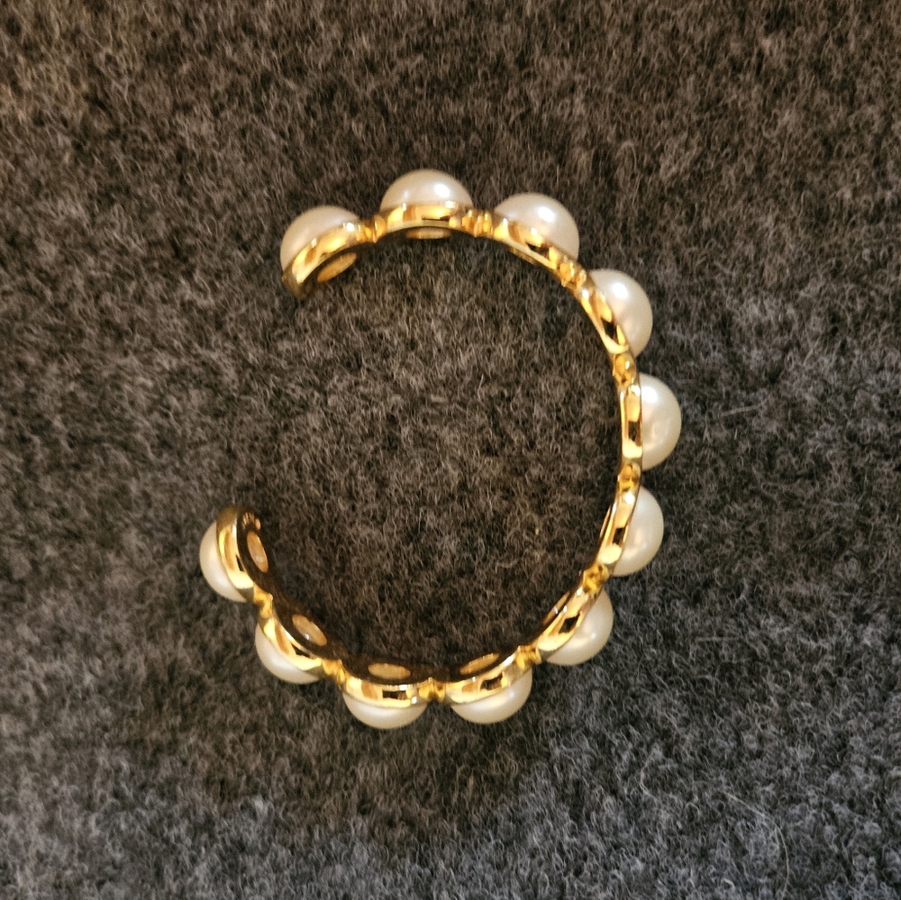 J Crew Pearl and Gold Bangle Bracelet New! - Picture 3 of 9